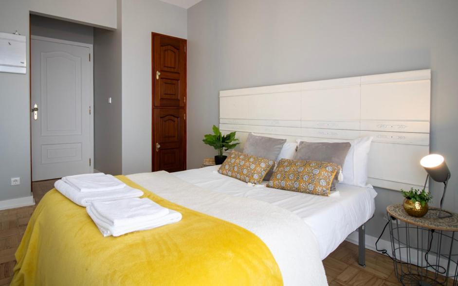 Sunny 4 Bedroom Apartment - With View โกอิมบรา ภายนอก รูปภาพ