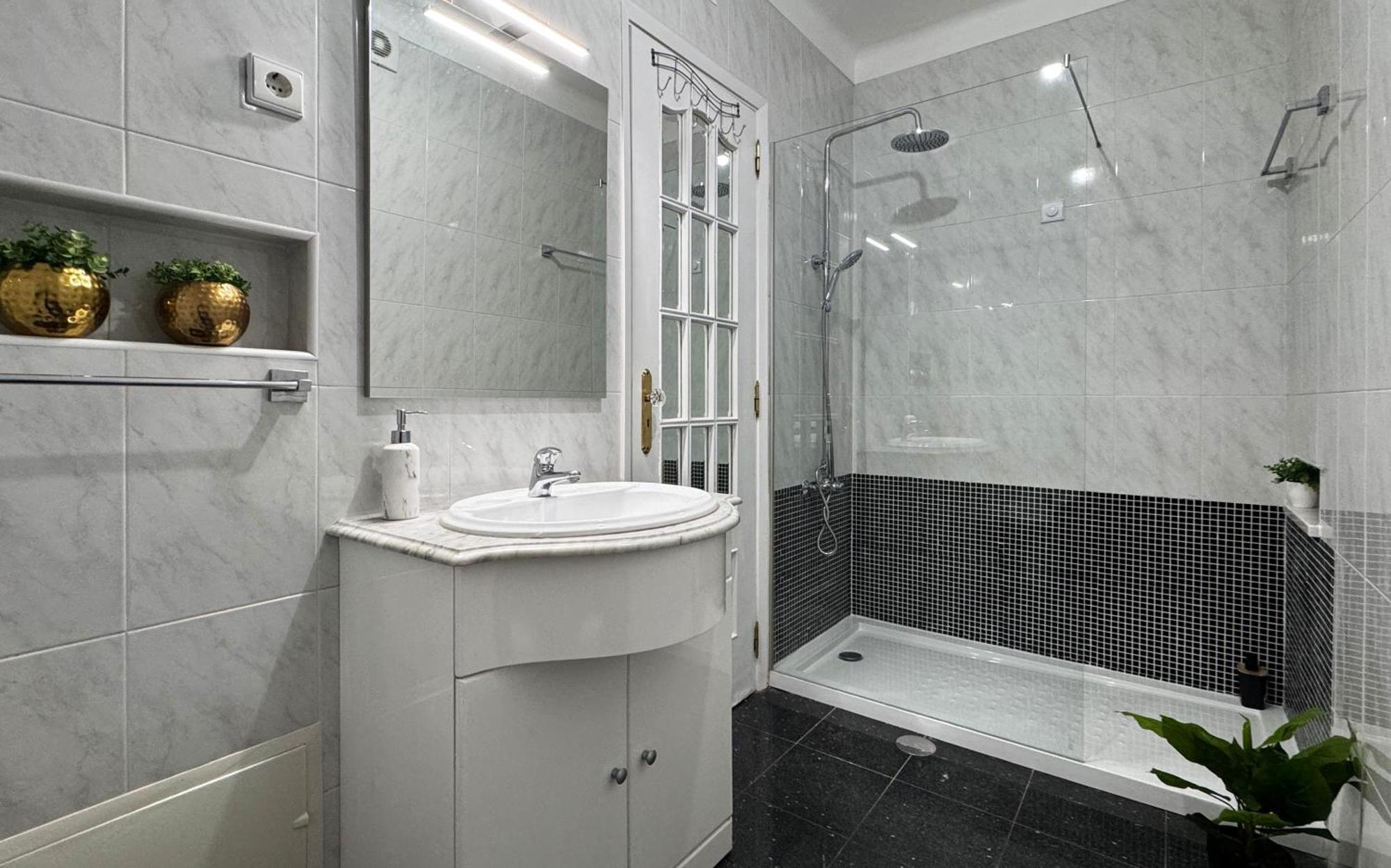 Sunny 4 Bedroom Apartment - With View โกอิมบรา ภายนอก รูปภาพ
